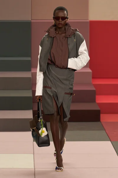 Look 8
